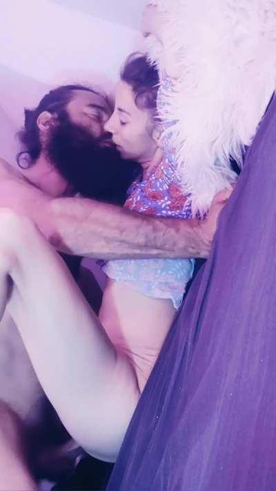 He filles my pussy while driving me nuts with kisses