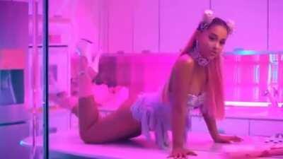 Ariana Grande is nothing but a fuckdoll