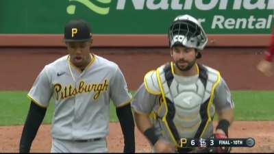 [Highlight] [Highlight] The Pirates hang on in extra innings against the Cardinals and Dauri Moreta is hyped up after the win.