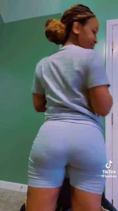 Ass is poking ð