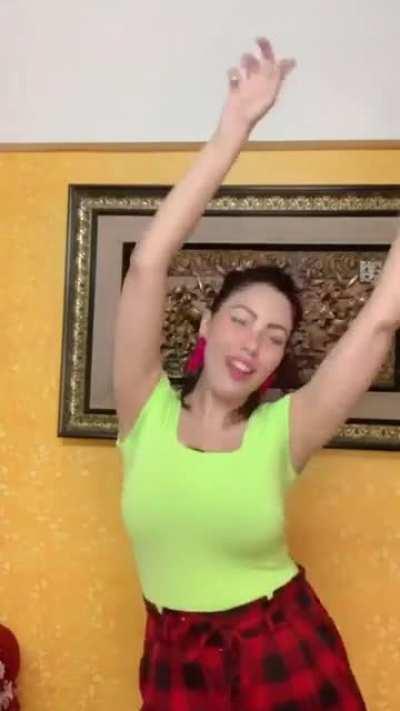 Munmun Dutta on the mission of making her fans mad with her dance skills 💃❣️