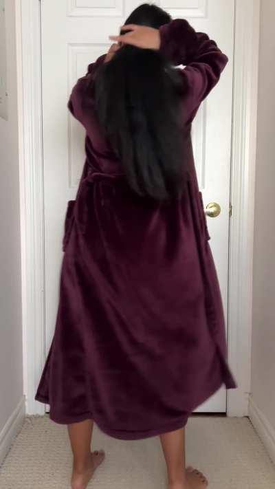 I bet you didn't expect my fuckable body under this robe!