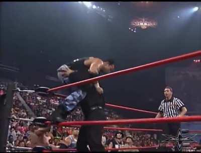 Sharmel crotched by Major Gunns (long reaction)