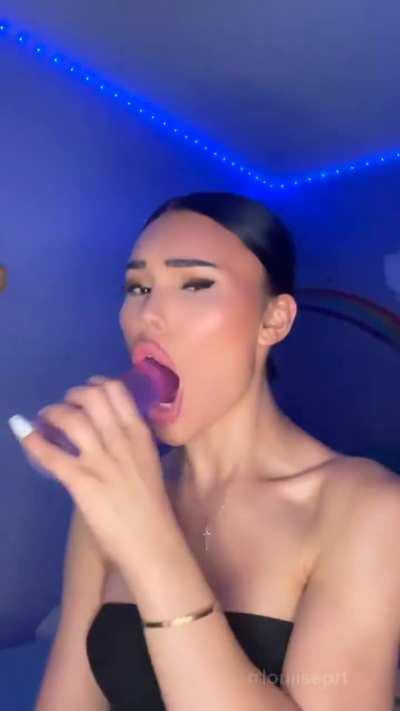 Wanna fuck my throat this fast ?