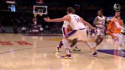 LeBron pushed Payne in mid-air right in front of the ref. No call.