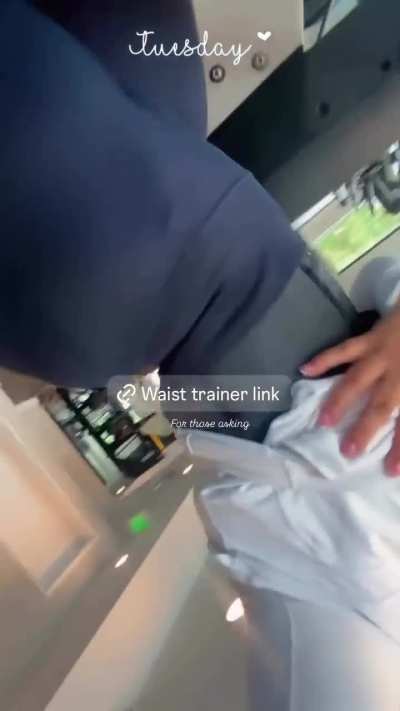 Felicia Lucas (@lovelylesh)