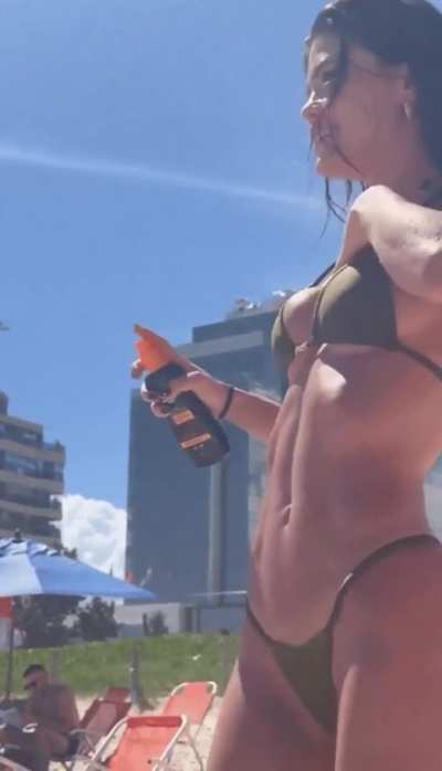 Vitória Strada / @vitoriastrada