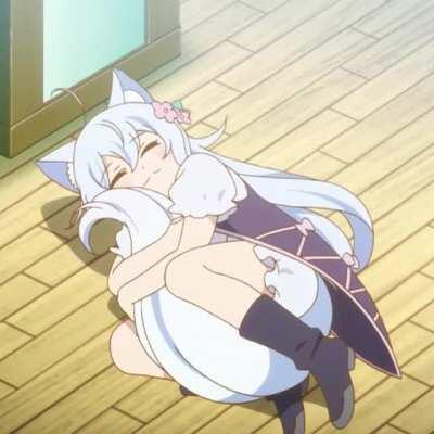 Noera-chan plays with her tail