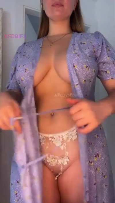 Easy access sundress for regular refills throughout the day