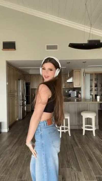 Brooke Monk showing of again