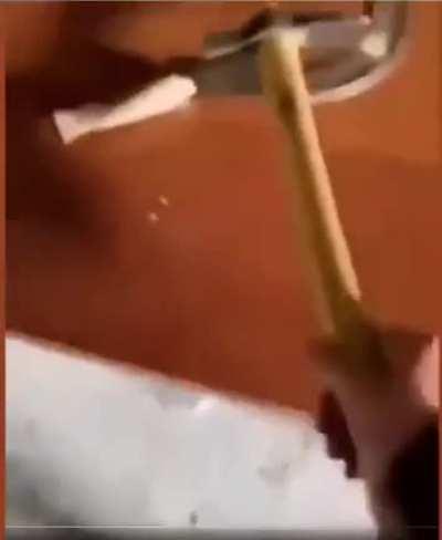 cuidado com o martelo