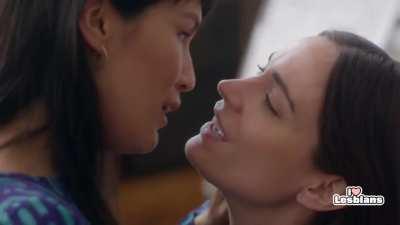Zoe Chao & Kathleen Munroe (Strangers s02e03)