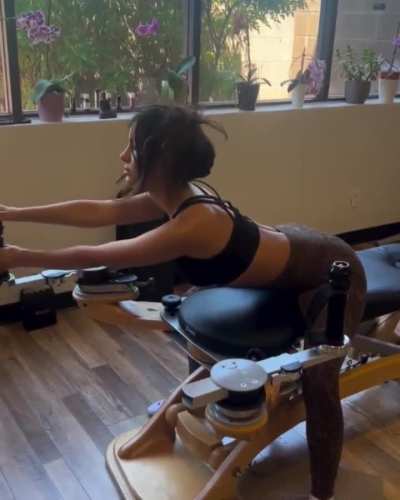 When she arches her back 😵‍💫