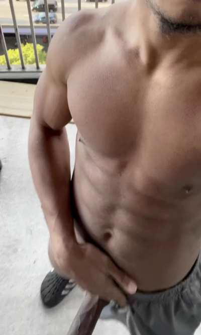 Bet you wish you were my neighbor... they always get a good show 😈