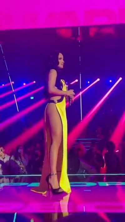 So cute & sexy simultaneously 🥵