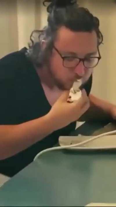 Roommate learns the difference between his cake and not his cake