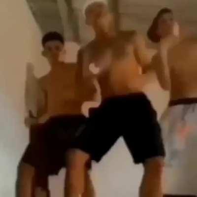me gustan los videos de tipos que bailan fachero