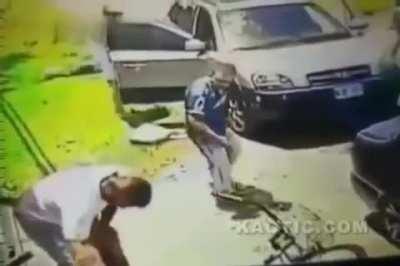 Hole in arm 🏌️‍♂️