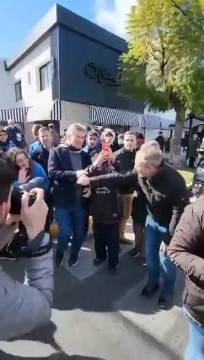 Macri va a Tres de febrero y se tropieza con los baches de su propio intendente