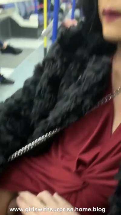 Surprise in public transport. Hannah Moore (gif)
