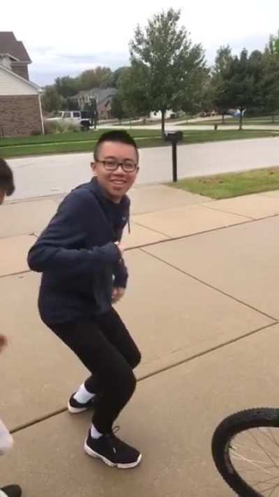 When mitch get a girl mouth on his peepee