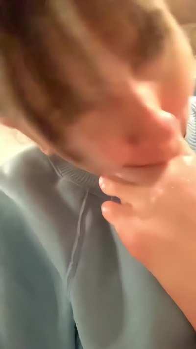 Gagging on white toes 
