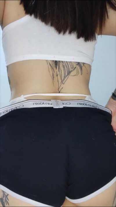 Are you into mommies that love riding?