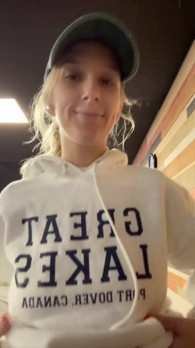 Hope sweaty boobs aren’t a turn off for you 🏋🏼‍♀️