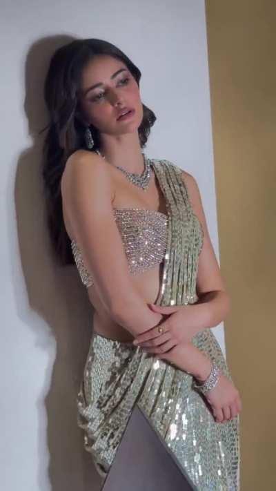 The masculine animalistic urge to absolutely ravage and destroy her petite frame with my fat sweaty hairy body on top of it. Now you see boys why Parag bhai is playing like shit coz instead of sleeping he is jerking off looking at this nepo jizzstick Anan