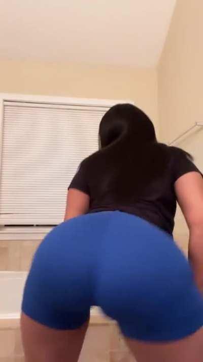 Juicy Cee (@originaljuicy_)