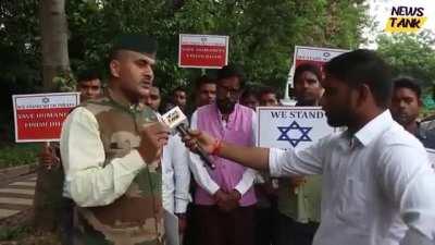 A group of Hindu-extremists came from Mathura (UP) and gathered outside Israeli embassy in Delhi. Their demand — Israel gives them its citizenship and recruit them in their defence force