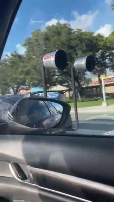 Florida man w/ the 🔥🔥 car mods 😂