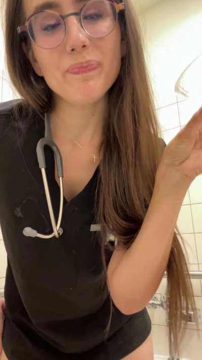 I’m a professional and it’s good for your health to drink piss every day 