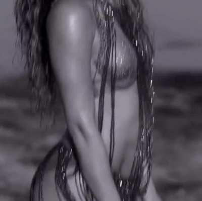 Shakira booty jiggle