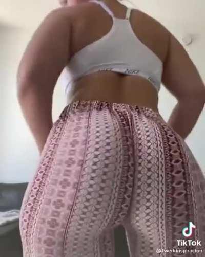 Soft & Jiggly No.263😍🍑