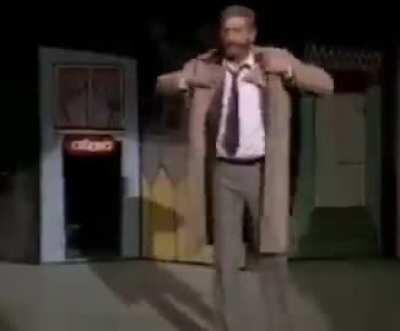 Beni bu güzel havalar mahvetti... Müşfik Kenter-Güzel Havalar Bir Garip Orhan Veli 💕