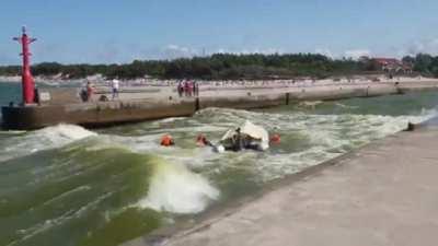 Win Stupid Prizes by steering your boat into a choppy channel