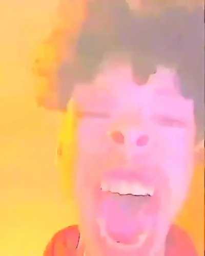 Casio cuando ve el chat en su contra