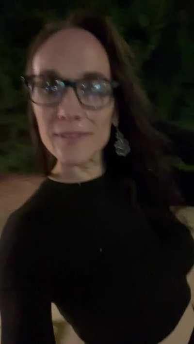 Imagine seeing a cumwalk like this. What would your reaction be? 🥵