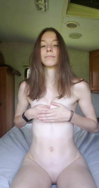 I want to get back into posting videos, but I haven't been able to upload in good quality. I'm posting this cute little video to test it, give me your feedback!