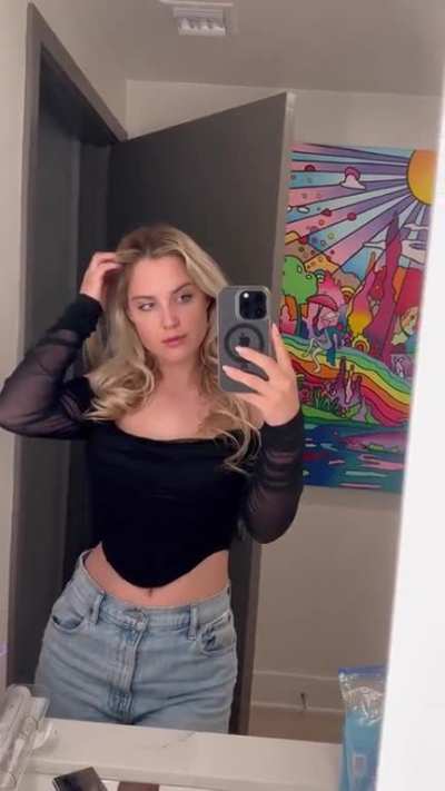 Lookin sexy in the recent story