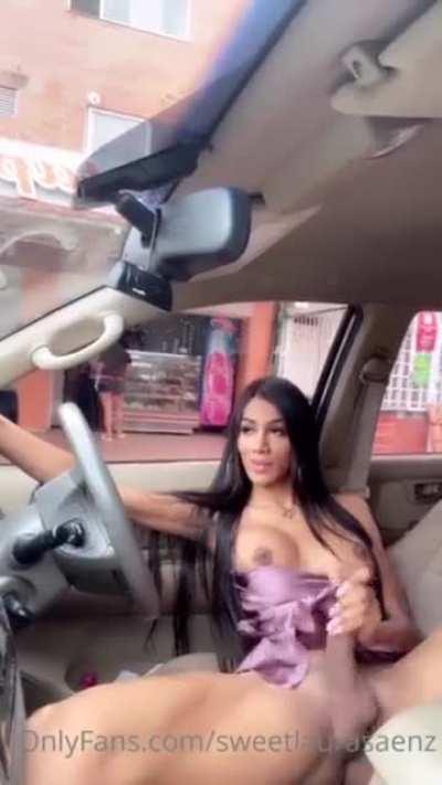 sweetlaurasaenz public🍆💦🚗