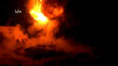 Cameraman captures an uncomfortably close Syrian airstrike that lights up the night sky - Daraya - 2015