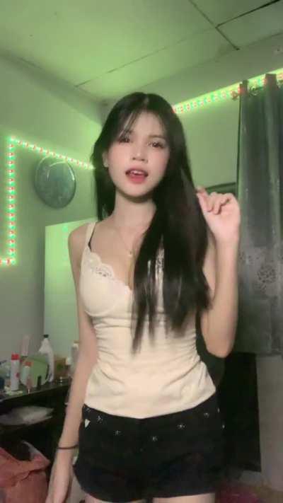 Beautiful thai girl 🥰