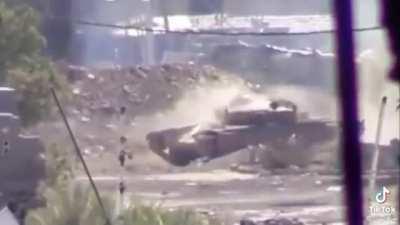 Guys ?? Why it feels like war thunder