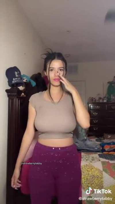 Rumbling Thighs 🤭