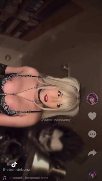 Bringing back this great trend with my boobies out :)