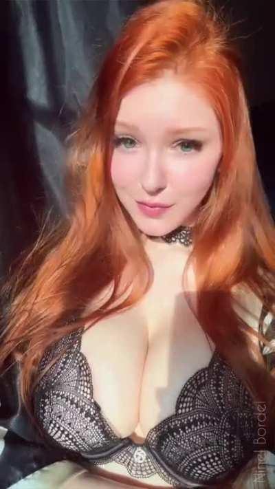 Kisses or hugs?❤️ Wishing u a great weekend ahead!✨