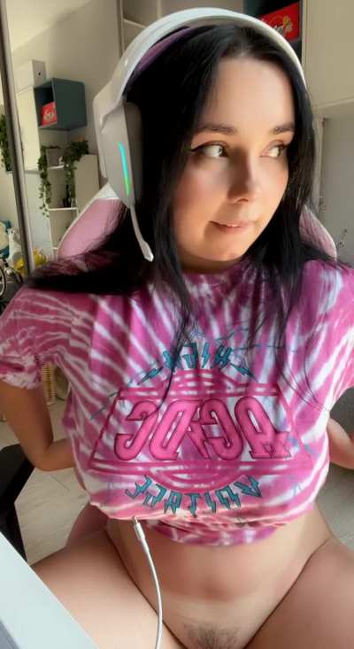 Are you looking for a thick gamer girl? Cause here I am!