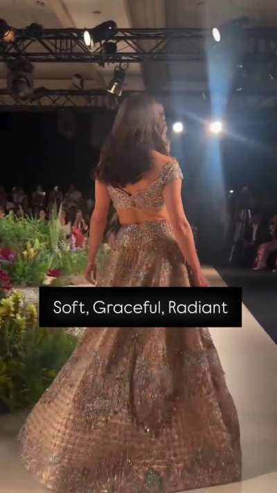 Sara Ali Khan walks the ramp !